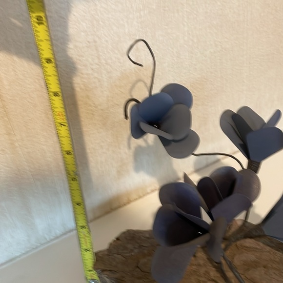 Decorative Piece with distressed wood and paper flowers. - Picture 7 of 9